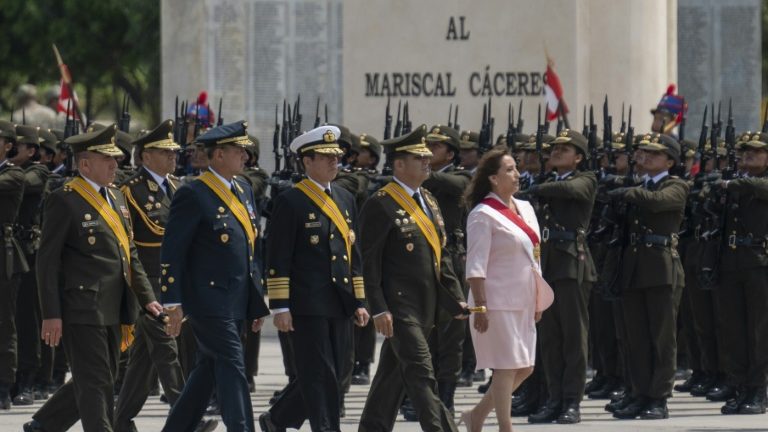 Decreto permite que as Forças Armadas do Peru atuem contra o aumento da imigração ilegal