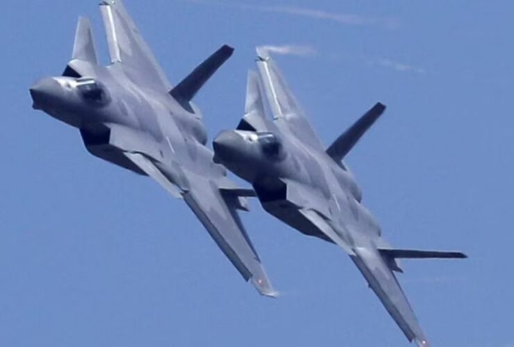 Chengdu J-20 -Forças Armadas chinesas completaram várias tarefas em torno de Taiwan