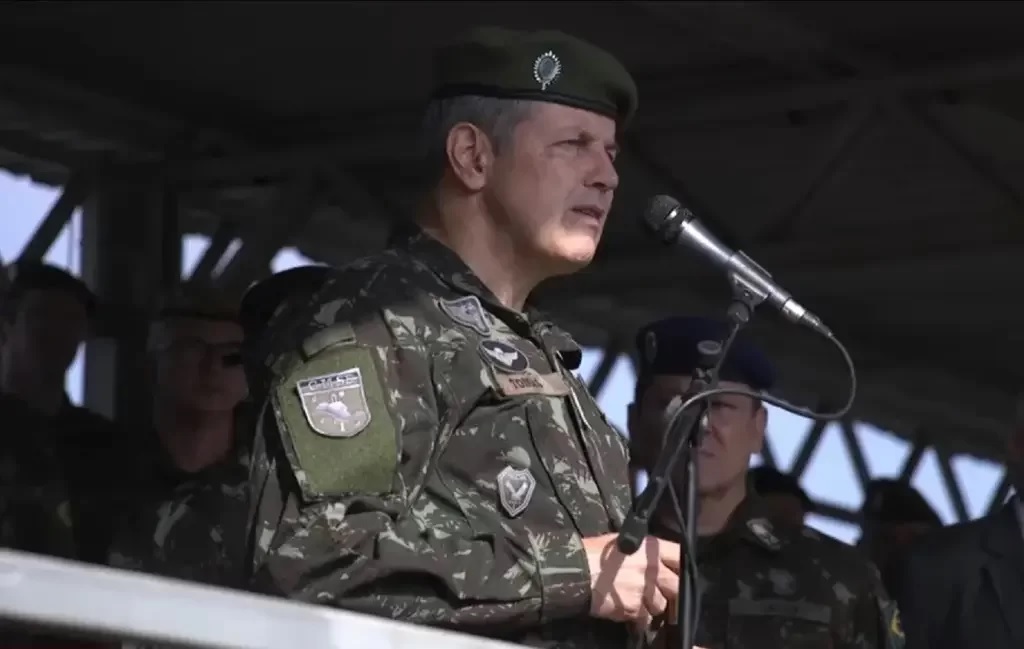 Comandante do Exército expõe números e desafios das forças armadas