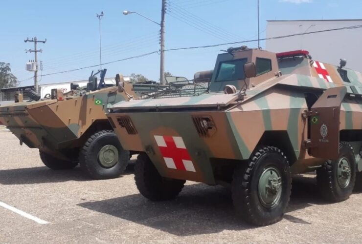 As três viaturas ambulância EE-11 Urutu 6x6 do Exército Brasileiro. Foto: EB