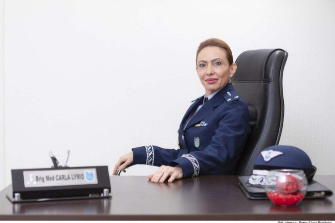 primeira mulher oficial-general de 3 estrelas, a Dra. Carla Lyrio Martins